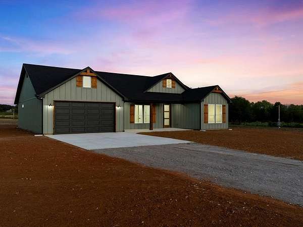 1.74 Acres of Residential Land with Home for Sale in Boyd, Texas