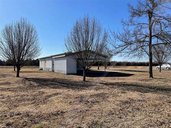 21 Acres of Land for Sale in Wolfe City, Texas