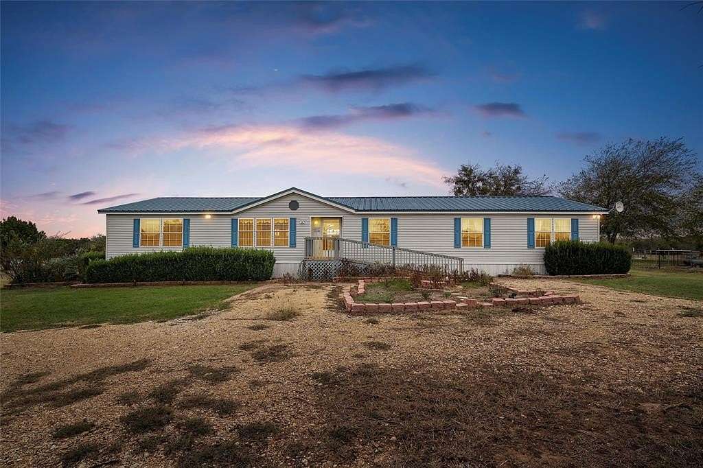 5 Acres of Residential Land with Home for Sale in China Spring, Texas