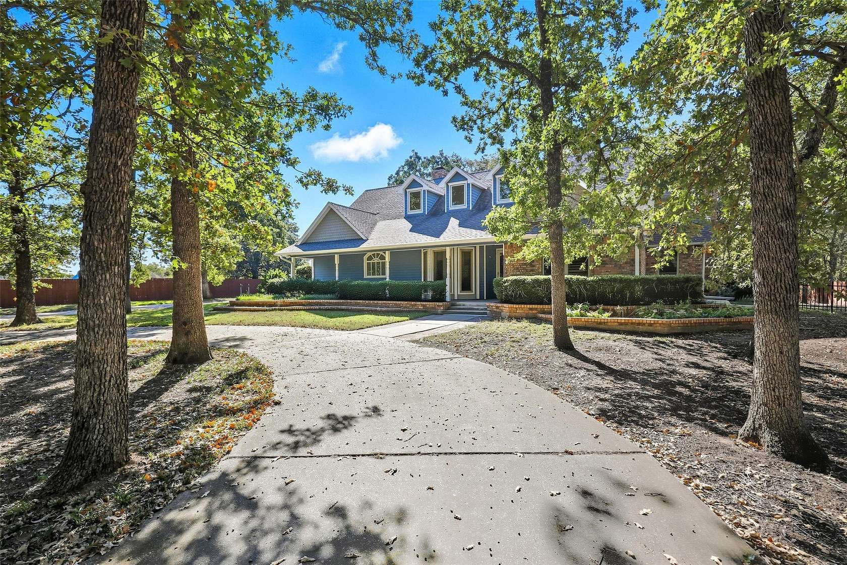 2.55 Acres of Land with Home for Sale in Fort Worth, Texas