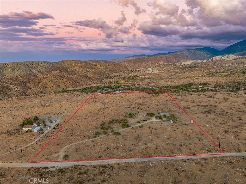 20 Acres of Land with Home for Sale in Juniper Hills, California
