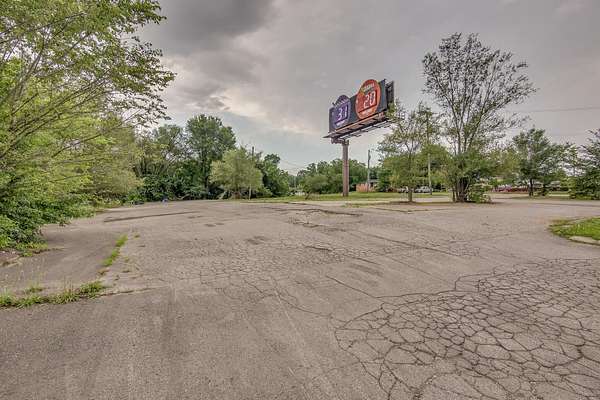1.13 Acres of Commercial Land for Sale in Madison, Tennessee