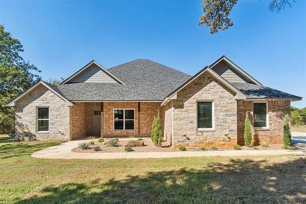 5 Acres of Residential Land with Home for Sale in Noble, Oklahoma