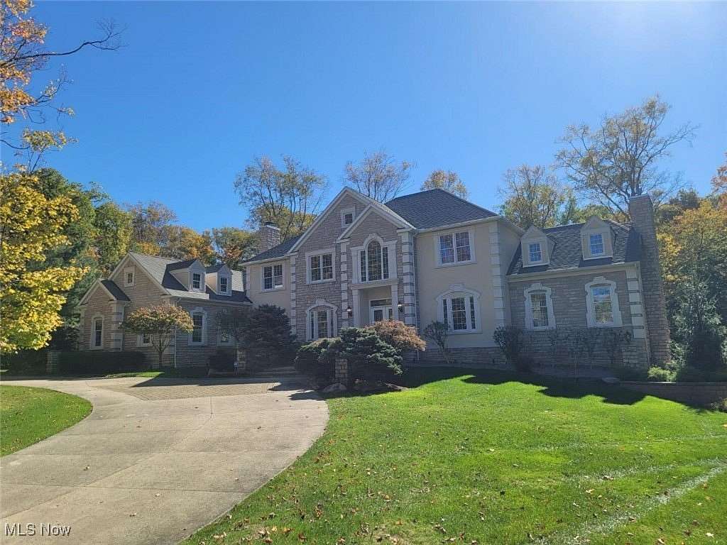 2.2 Acres of Residential Land with Home for Lease in Richfield, Ohio