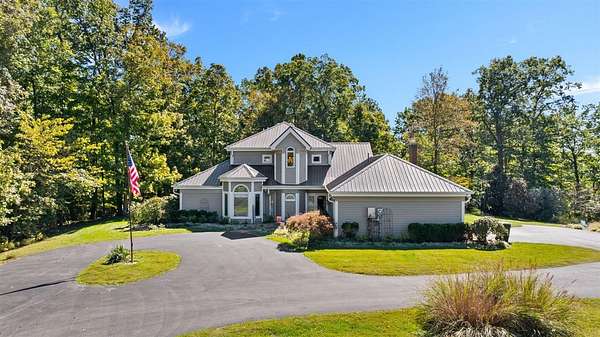 15 Acres of Land with Home for Sale in Munfordville, Kentucky