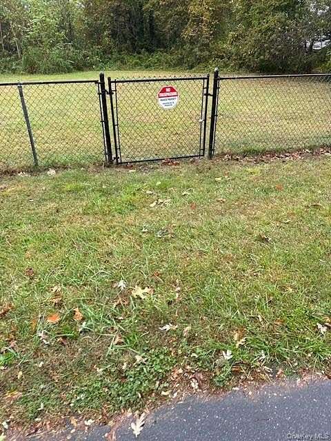 0.5 Acres of Land for Sale in Shirley, New York