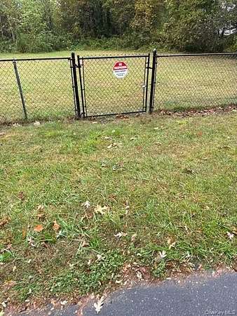 0.5 Acres of Land for Sale in Shirley, New York