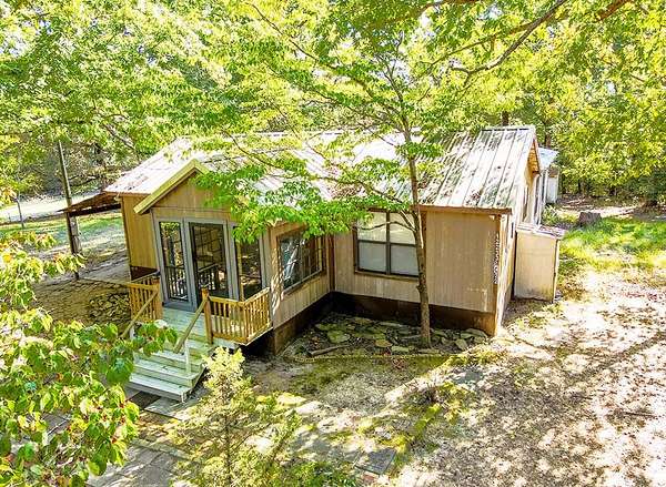 10 Acres of Residential Land with Home for Sale in Texarkana, Arkansas