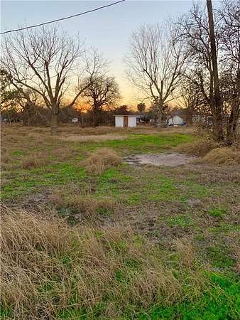 1.46 Acres of Land for Sale in Skidmore, Texas