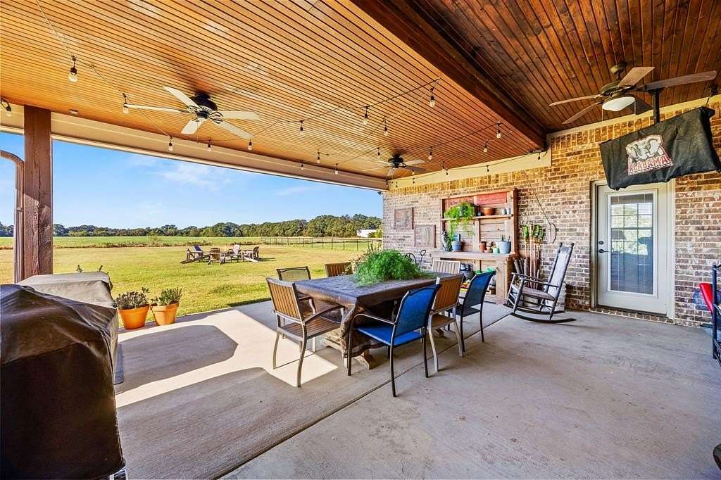 1.5 Acres of Residential Land with Home for Sale in Seagoville, Texas