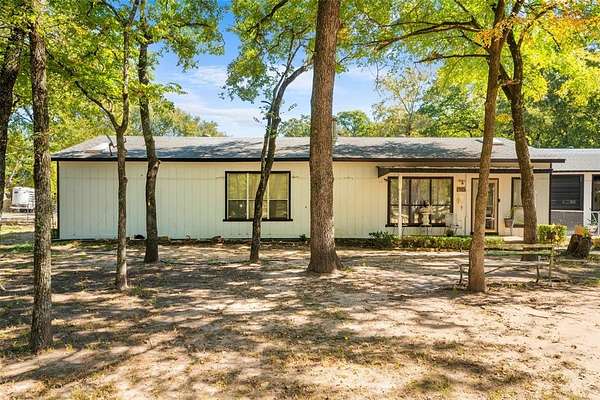 2 Acres of Residential Land with Home for Sale in Kemp, Texas