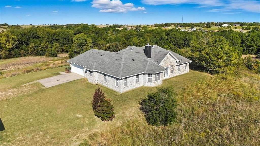 17 Acres of Recreational Land with Home for Sale in Decatur, Texas