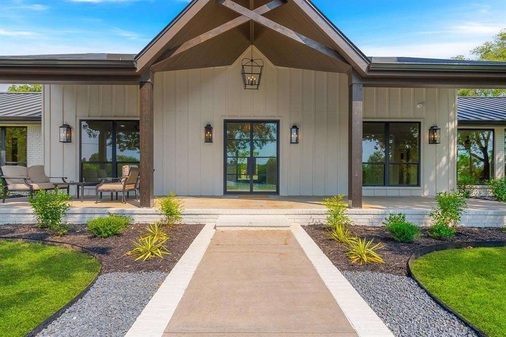 9.1 Acres of Land with Home for Sale in Argyle, Texas