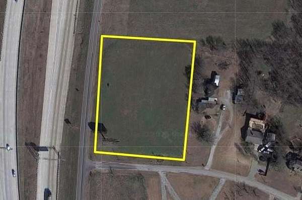 2.84 Acres of Commercial Land for Sale in Corsicana, Texas