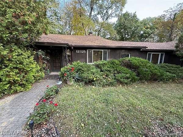 1.8 Acres of Residential Land with Home for Sale in Romulus, Michigan