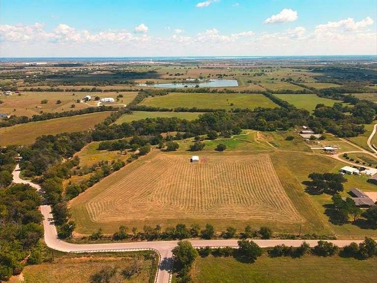 18 Acres of Land for Sale in Sanger, Texas