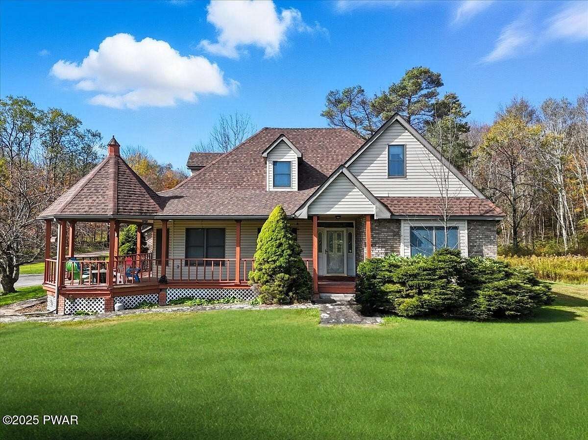18.7 Acres of Recreational Land with Home for Sale in Lakewood, Pennsylvania