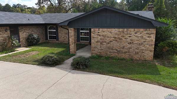 4.29 Acres of Residential Land with Home for Sale in Daingerfield, Texas