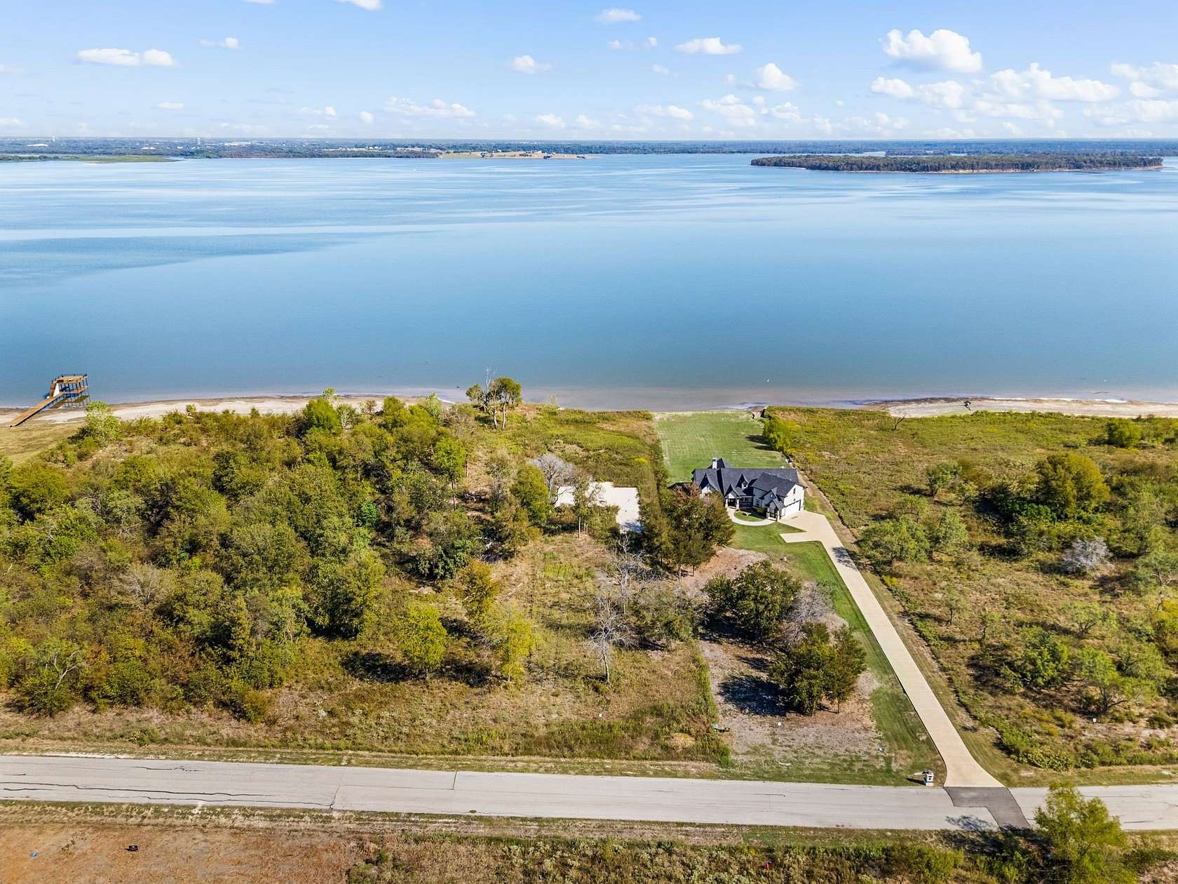 1 Acre of Residential Land for Sale in Kemp, Texas