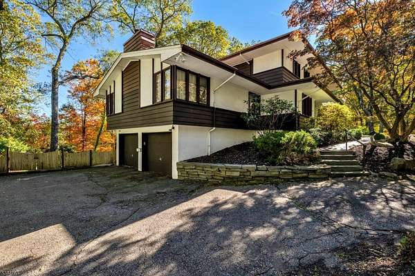 1.52 Acres of Residential Land with Home for Sale in Kinnelon, New Jersey