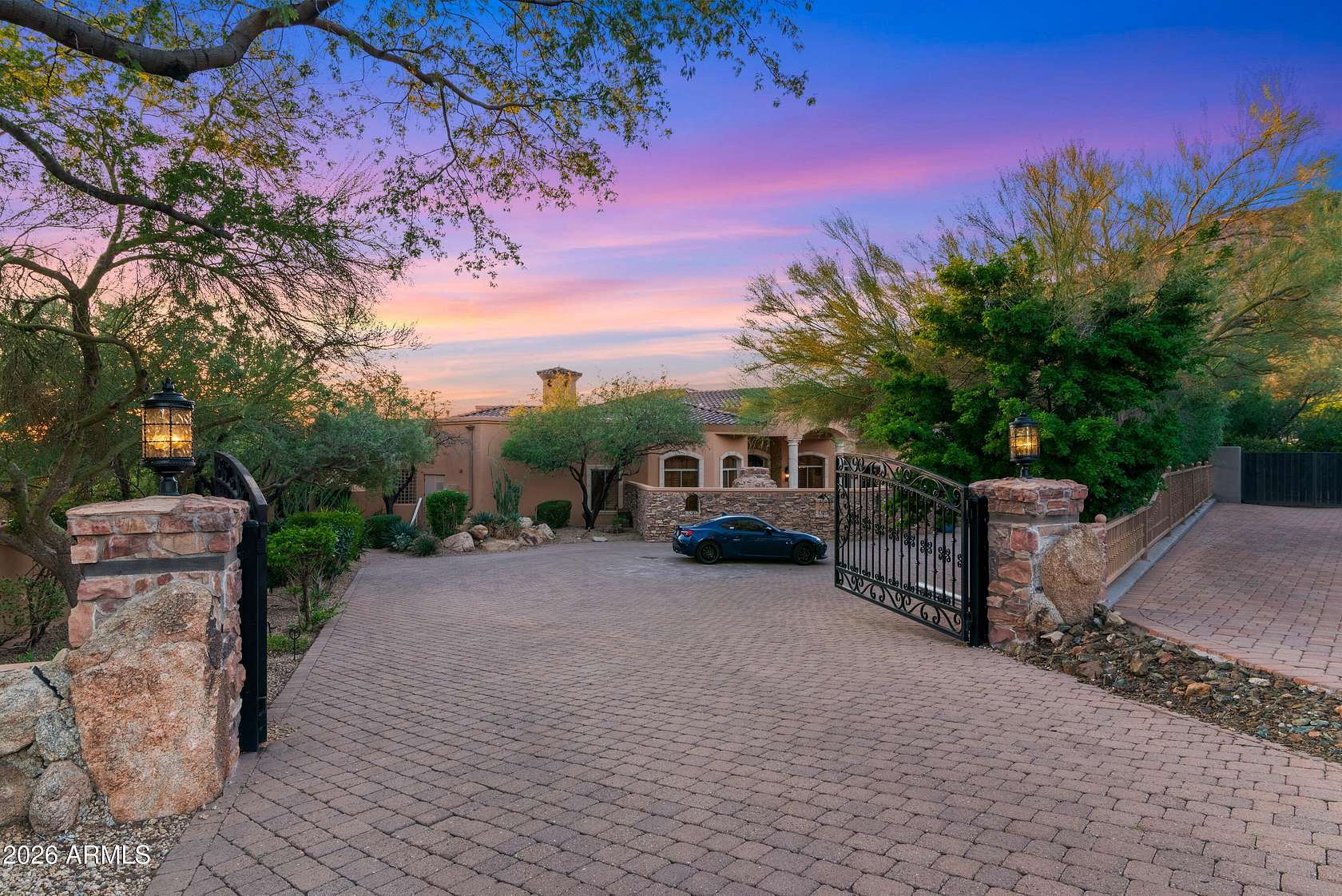 1.7 Acres of Residential Land with Home for Sale in Scottsdale, Arizona