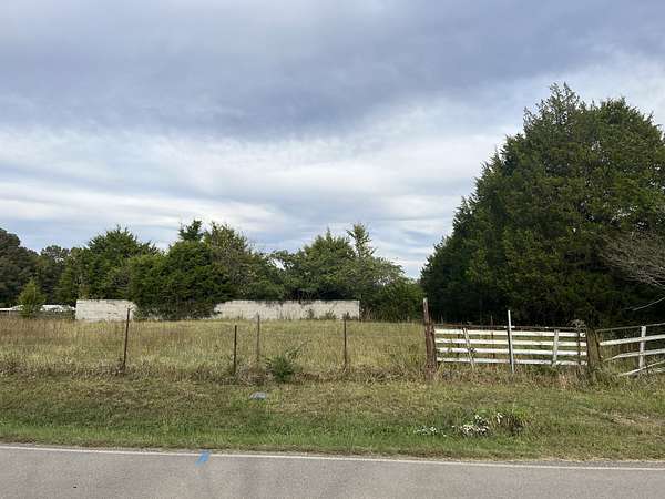 5.22 Acres of Land for Sale in Chapmansboro, Tennessee