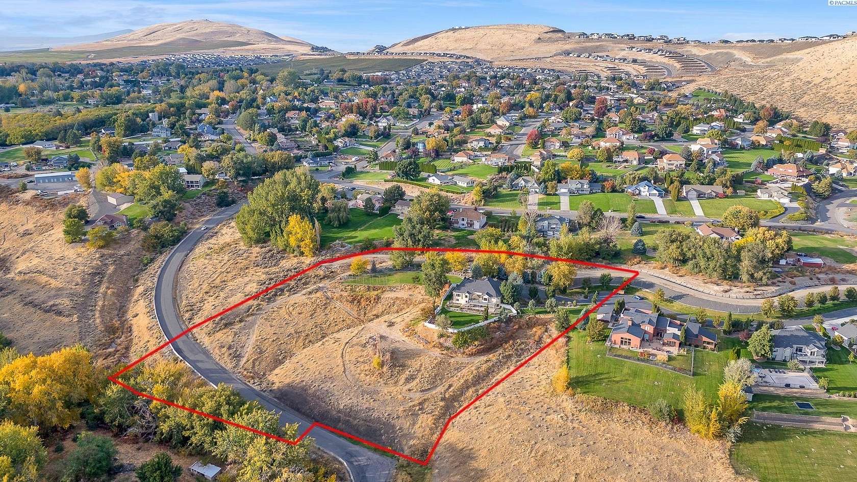 4.35 Acres of Land with Home for Sale in Kennewick, Washington