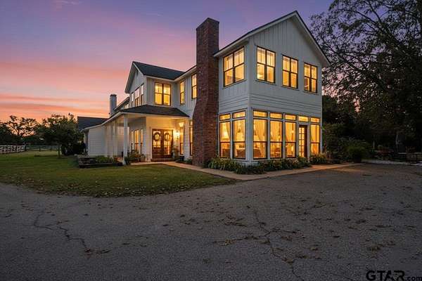 170 Acres of Agricultural Land with Home for Sale in Mineola, Texas