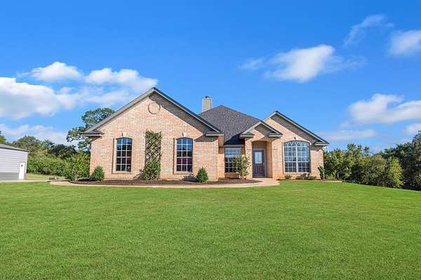 5.27 Acres of Residential Land with Home for Sale in Nacogdoches, Texas