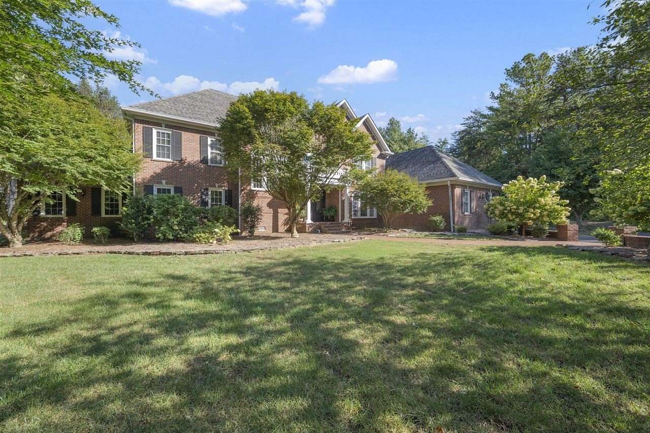 2.29 Acres of Residential Land with Home for Sale in Bowling Green, Kentucky