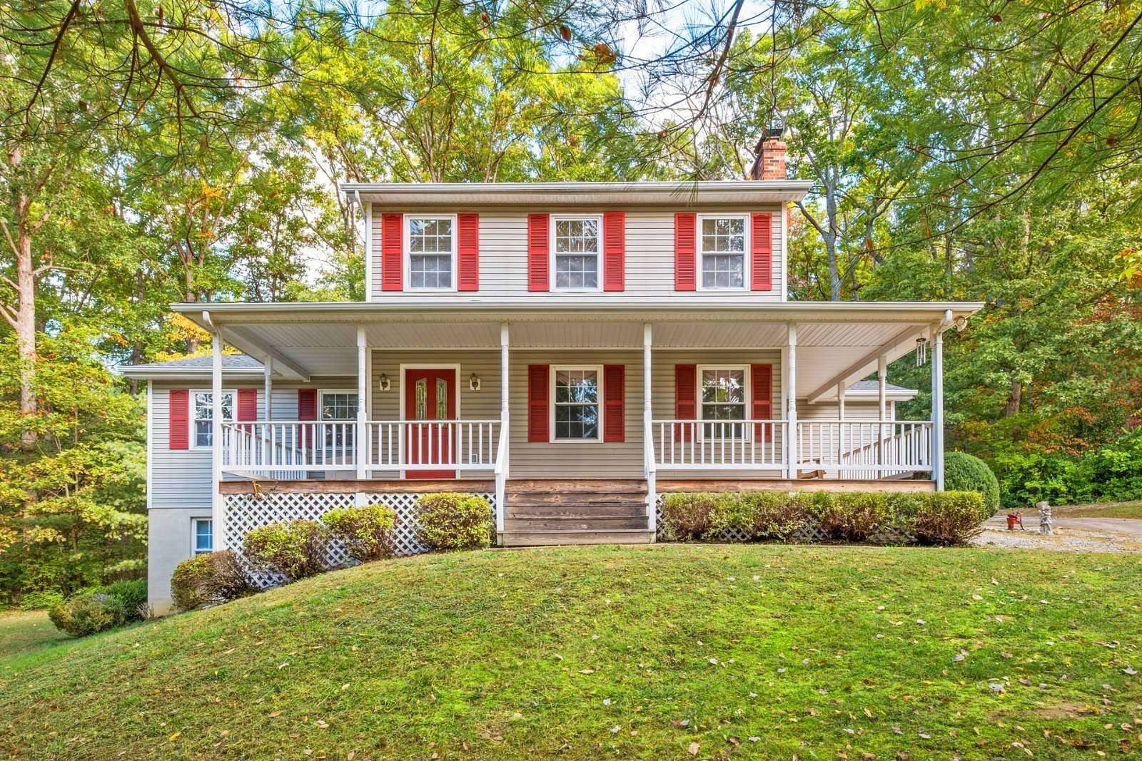 3.28 Acres of Residential Land with Home for Sale in Mount Jackson, Virginia