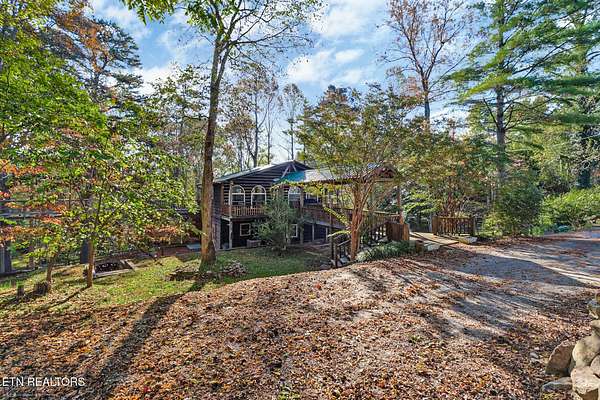 2.2 Acres of Residential Land with Home for Sale in Jamestown, Tennessee