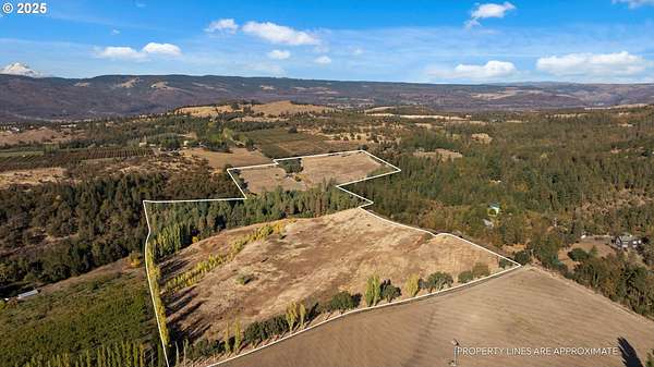 39 Acres of Agricultural Land for Sale in Mosier, Oregon