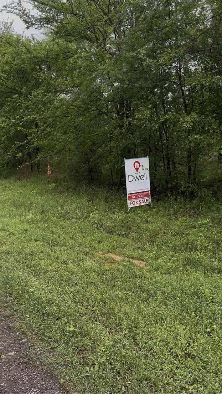 5.5 Acres of Residential Land for Sale in Ben Wheeler, Texas
