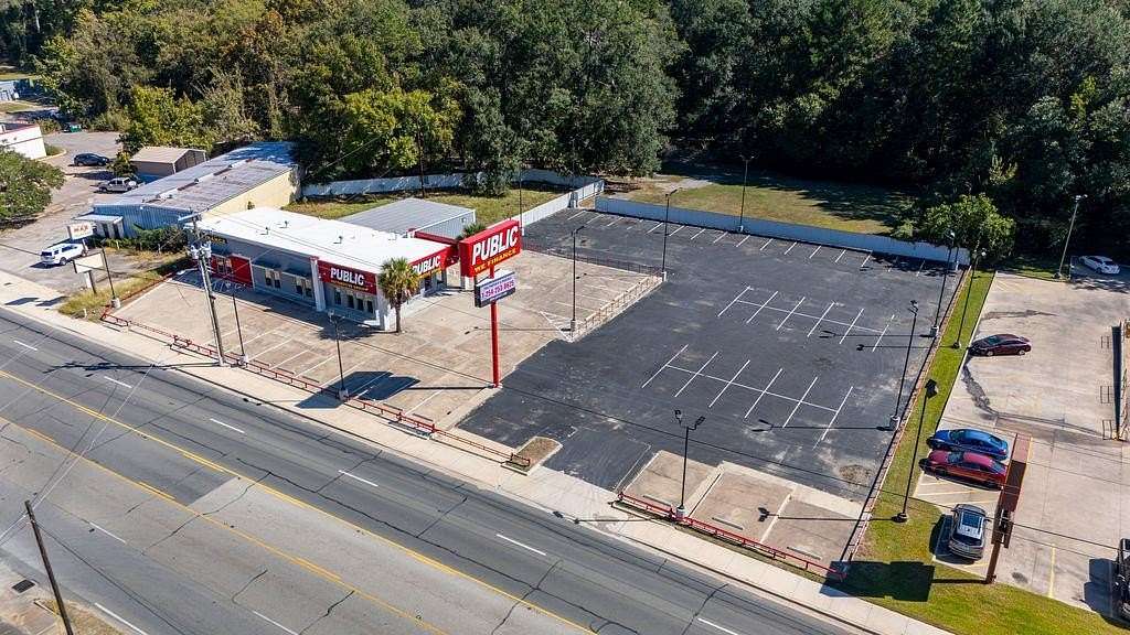 1.87 Acres of Improved Commercial Land for Sale in Lufkin, Texas
