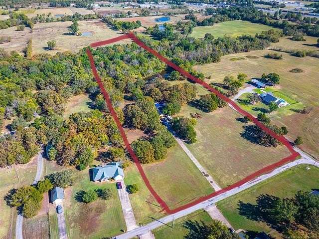 9.32 Acres of Residential Land with Home for Sale in Heavener, Oklahoma