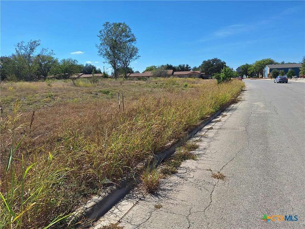 8 Acres of Residential Land for Sale in Seguin, Texas