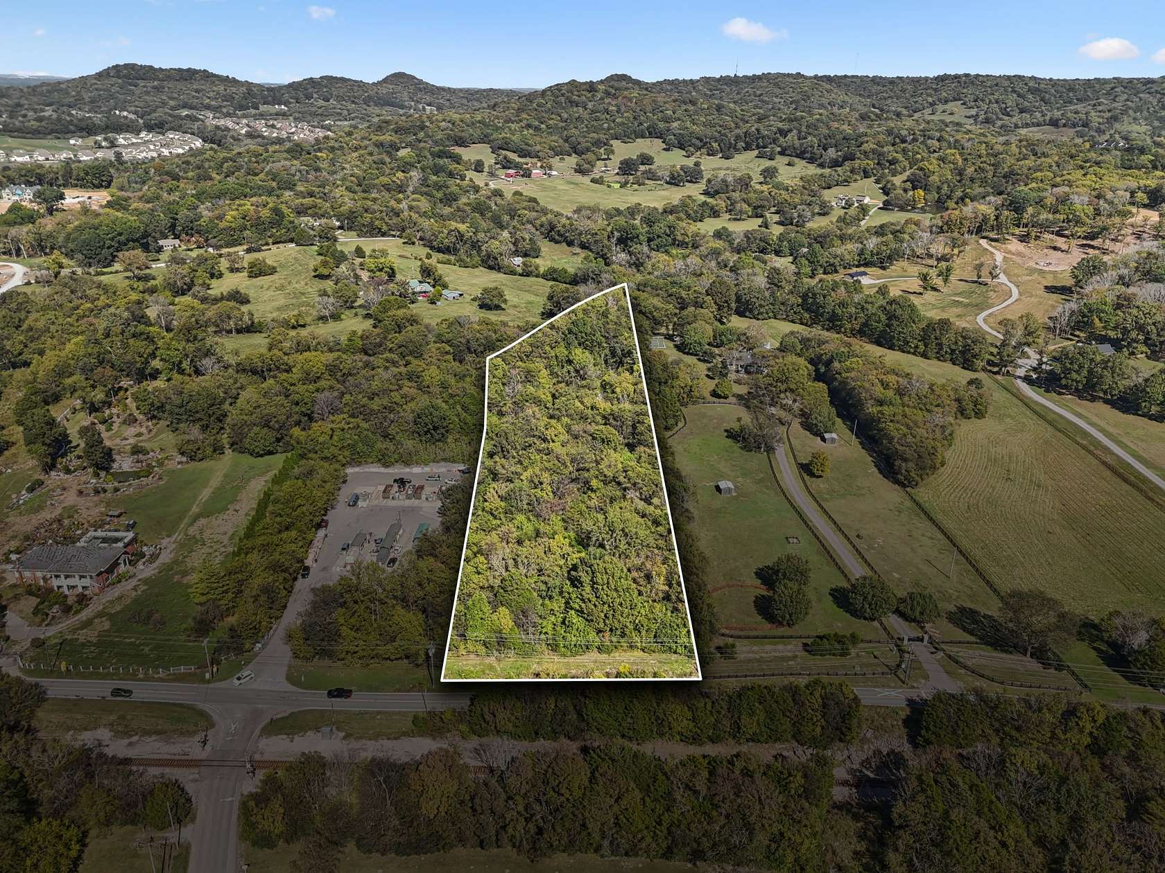 3.9 Acres of Residential Land with Home for Sale in Franklin, Tennessee