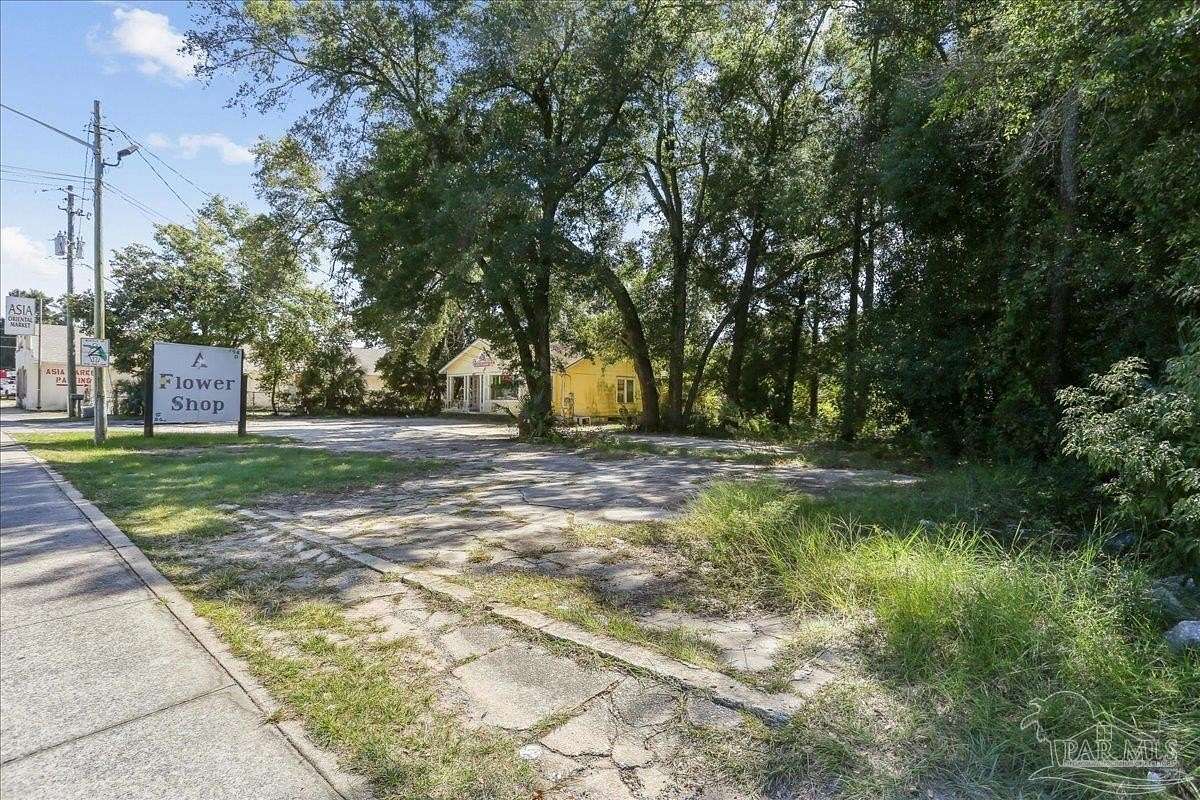 0.4 Acres of Commercial Land for Sale in Pensacola, Florida