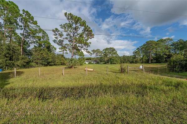 4.4 Acres of Residential Land with Home for Sale in Geneva, Florida