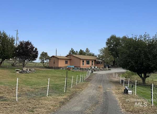 3.78 Acres of Residential Land with Home for Sale in Jerome, Idaho