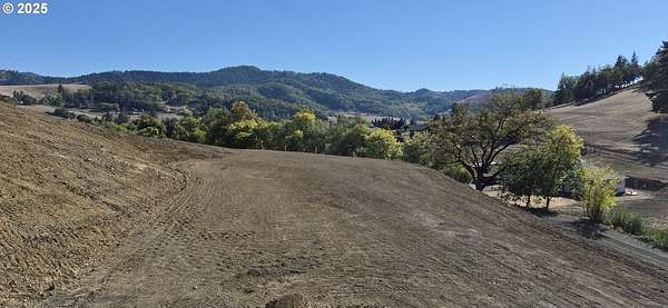 2 Acres of Residential Land for Sale in Roseburg, Oregon