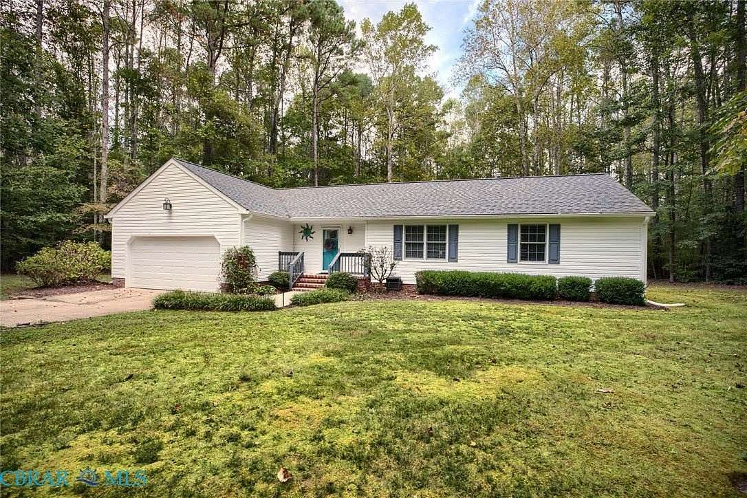 5.1 Acres of Residential Land with Home for Sale in Gloucester, Virginia