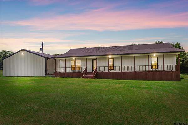 17.8 Acres of Land with Home for Sale in Mineola, Texas