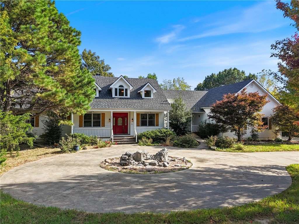 5.2 Acres of Land with Home for Sale in Eureka Springs, Arkansas