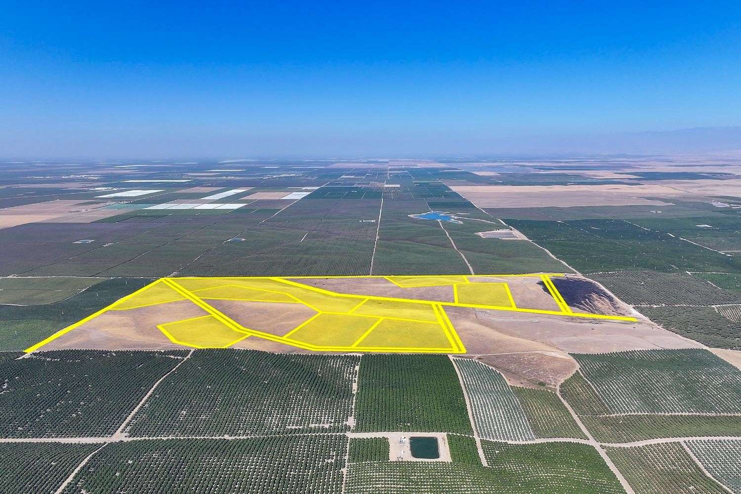 147 Acres of Land for Sale in Delano, California