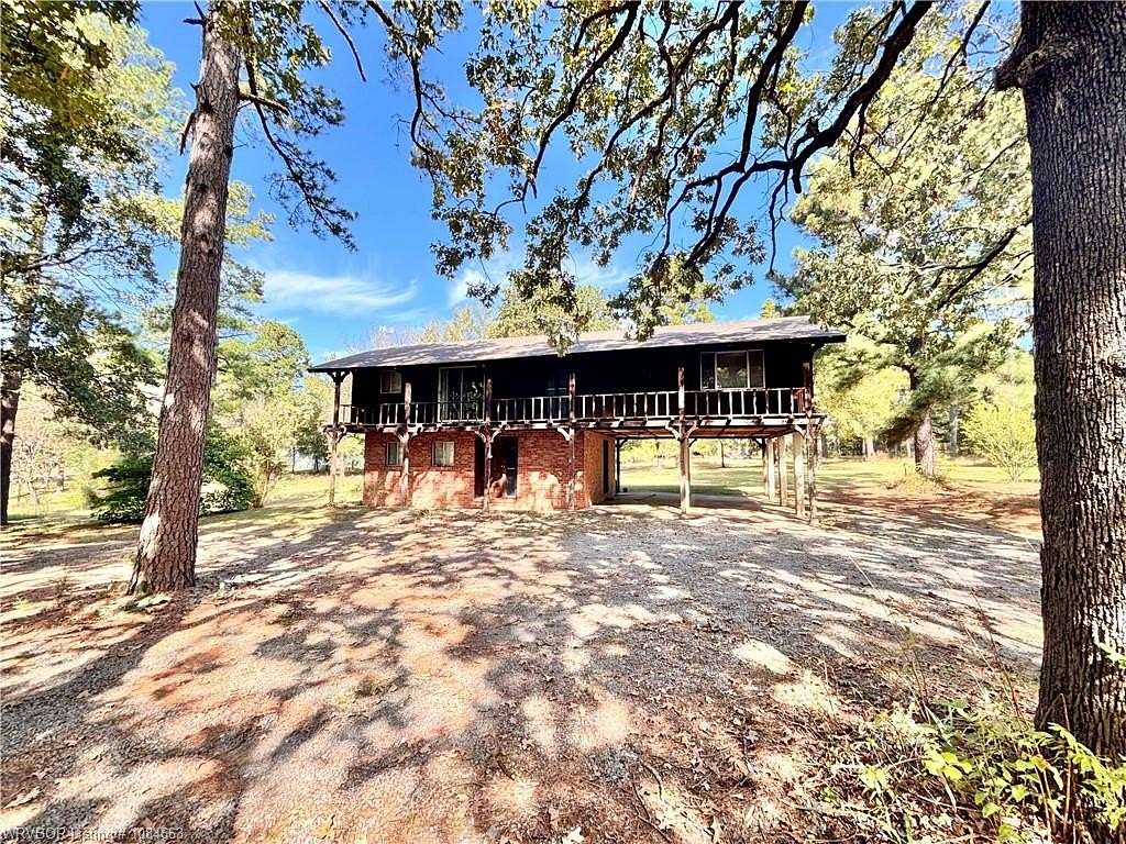 6 Acres of Residential Land with Home for Sale in Hartford, Arkansas