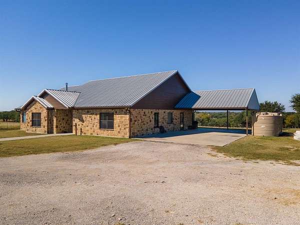 25.7 Acres of Agricultural Land with Home for Sale in Gatesville, Texas