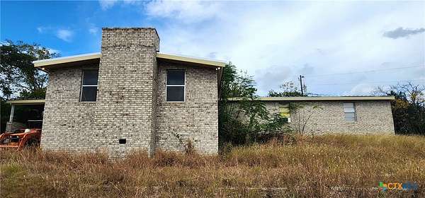 4.75 Acres of Residential Land with Home for Sale in Kempner, Texas
