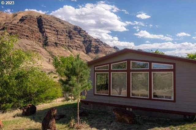 17.9 Acres of Land with Home for Sale in Imnaha, Oregon